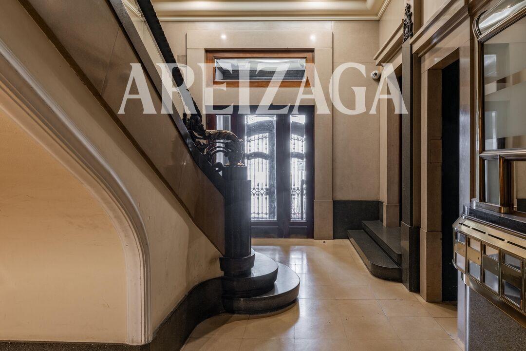 Flat for Sale in San Sebastián