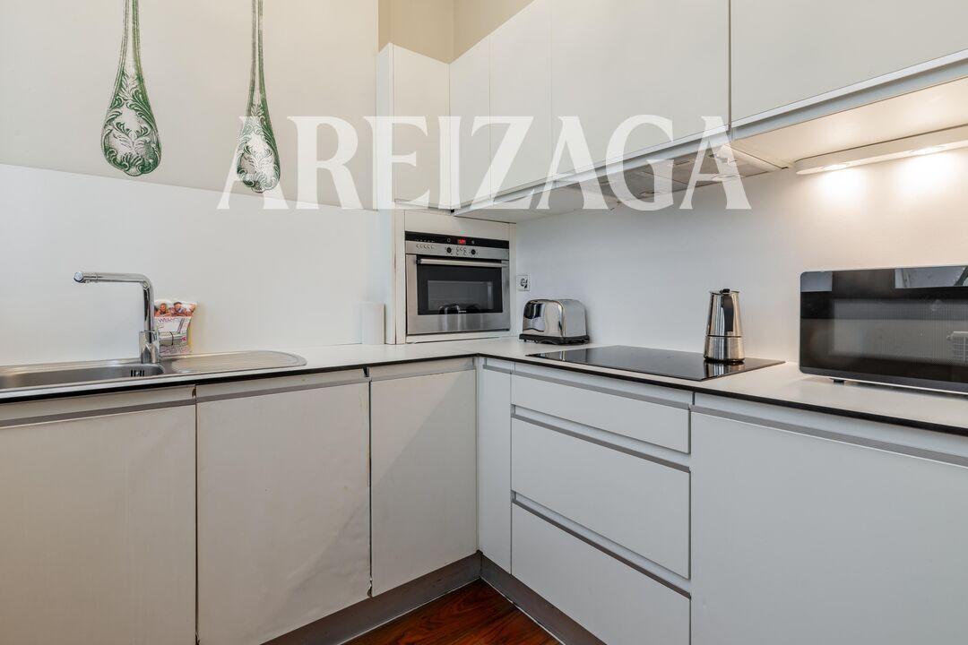 Flat for Sale in San Sebastián