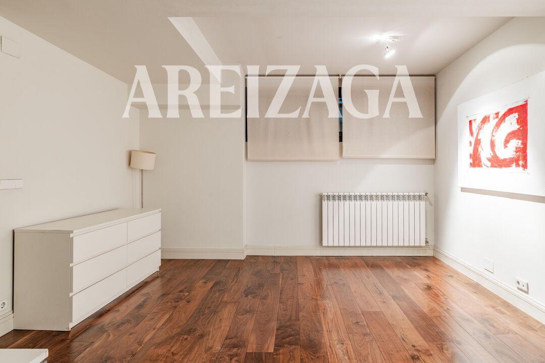 Flat for Sale in San Sebastián