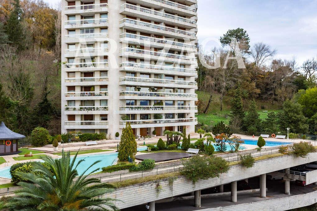Flat for Sale in San Sebastián