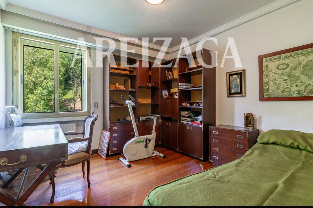 Flat for Sale in San Sebastián