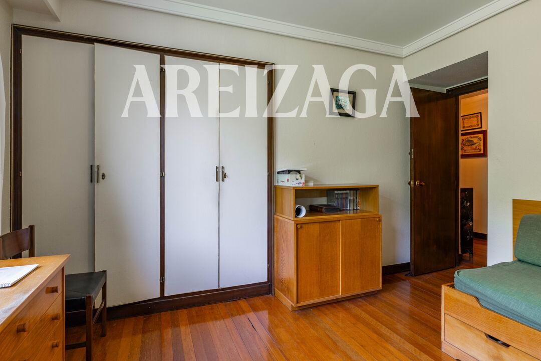 Flat for Sale in San Sebastián