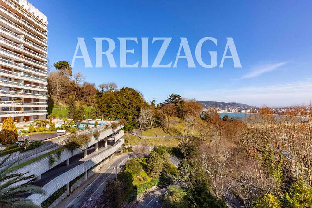 Flat for Sale in San Sebastián