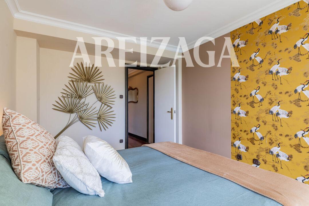 Flat for Sale in San Sebastián