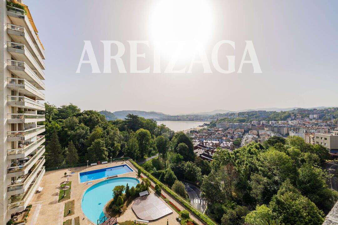 Flat for Sale in San Sebastián