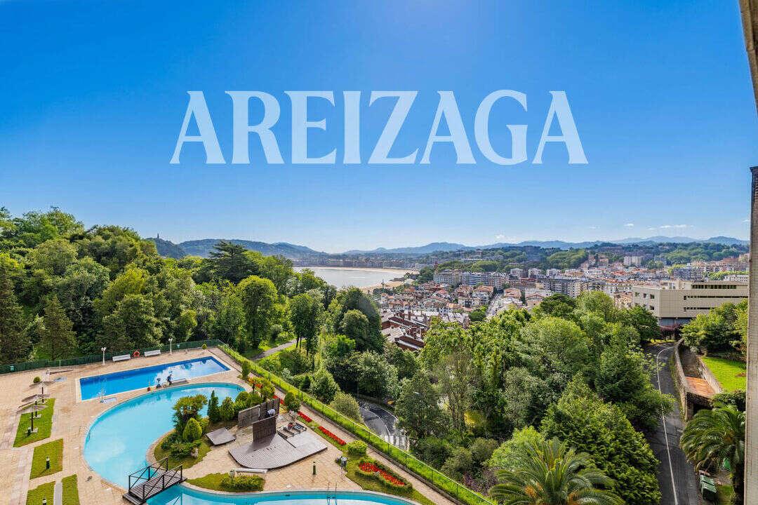 Flat for Sale in San Sebastián