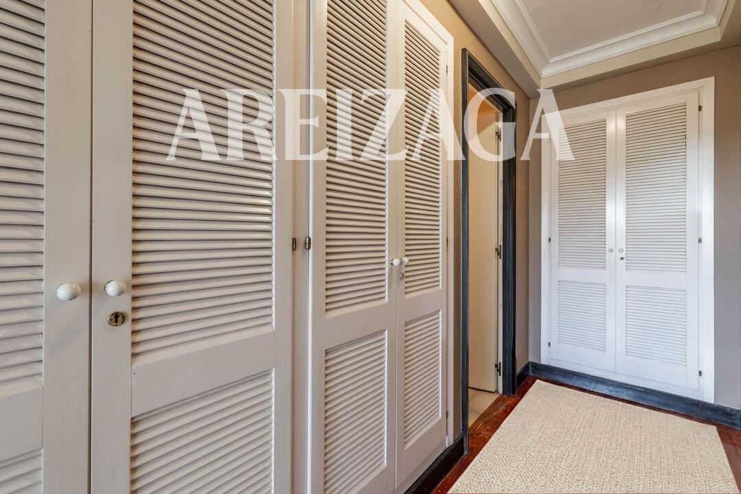 Flat for Sale in San Sebastián