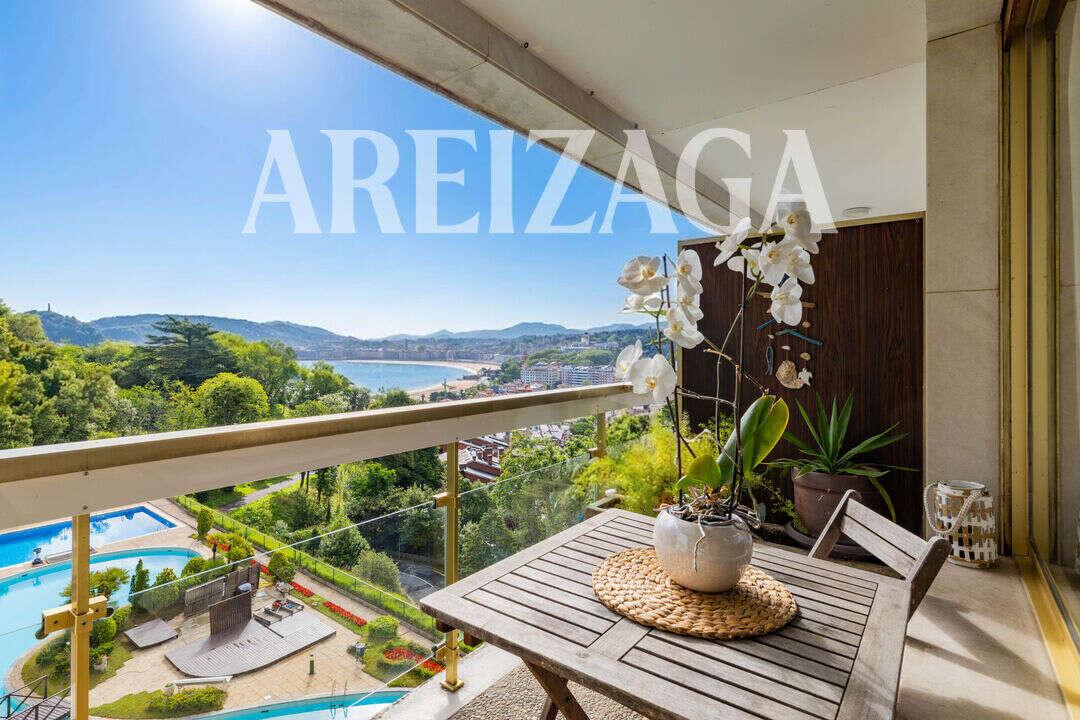 Flat for Sale in San Sebastián