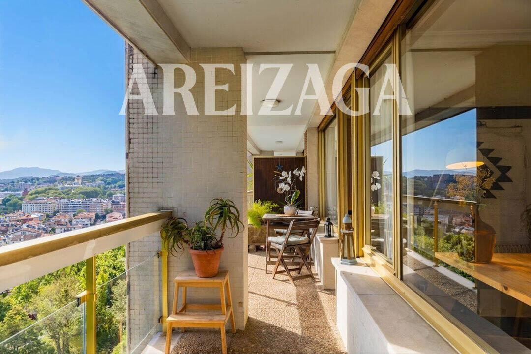 Flat for Sale in San Sebastián