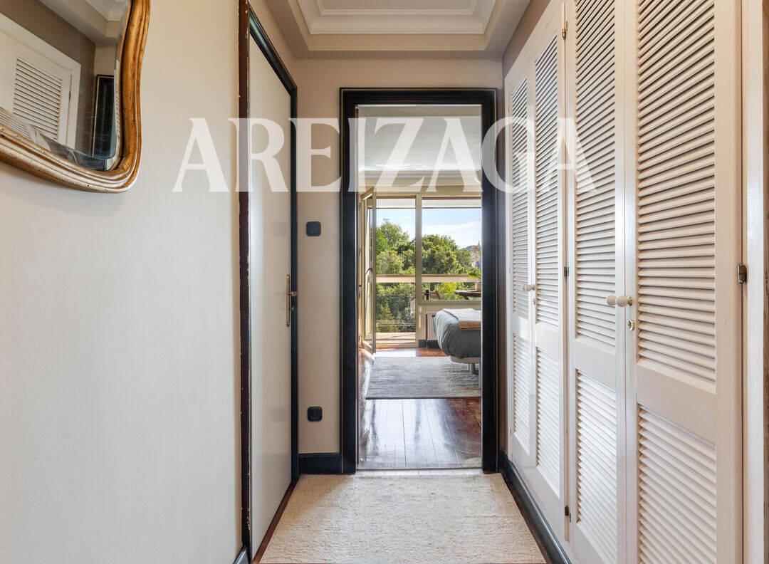 Flat for Sale in San Sebastián