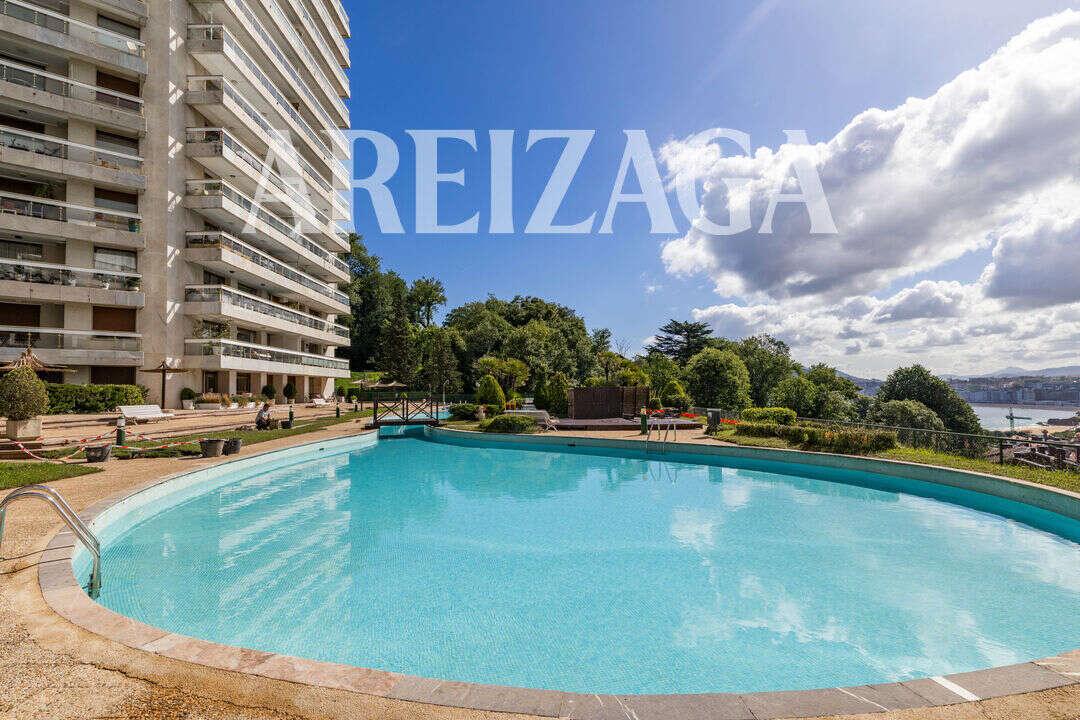 Flat for Sale in San Sebastián