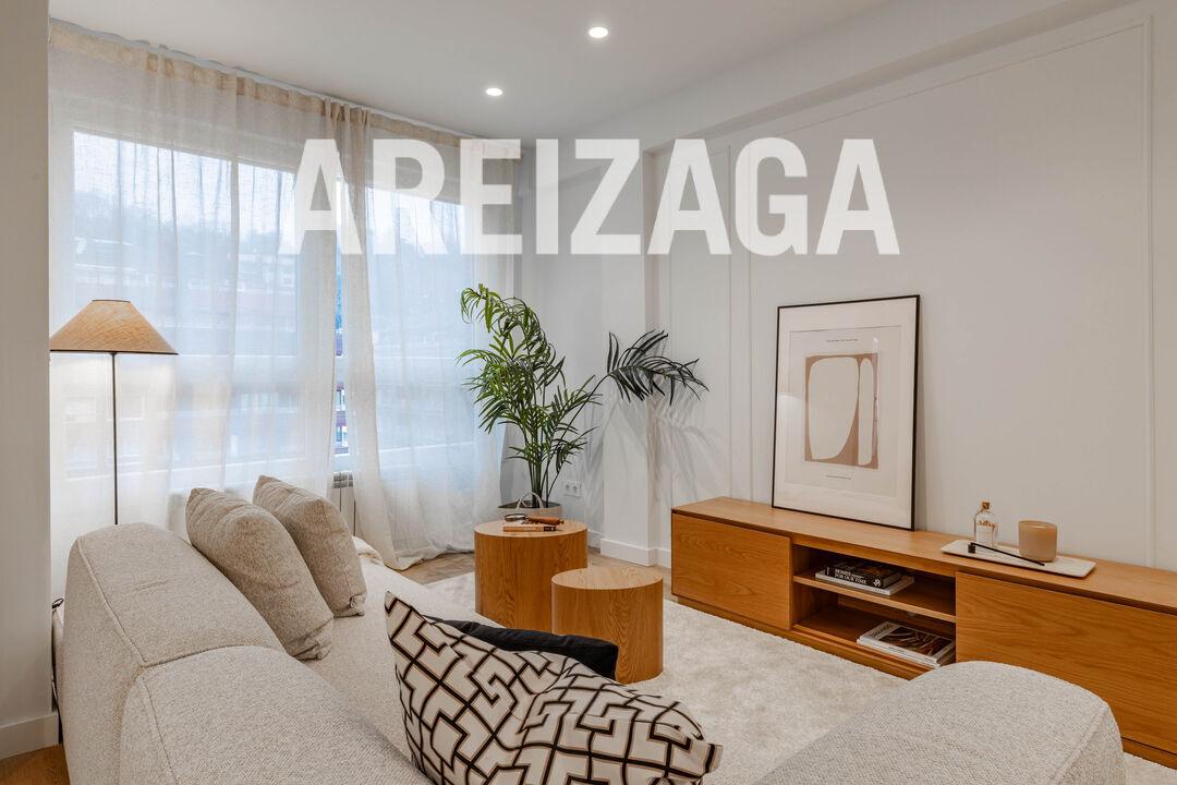 Flat for Sale in San Sebastián