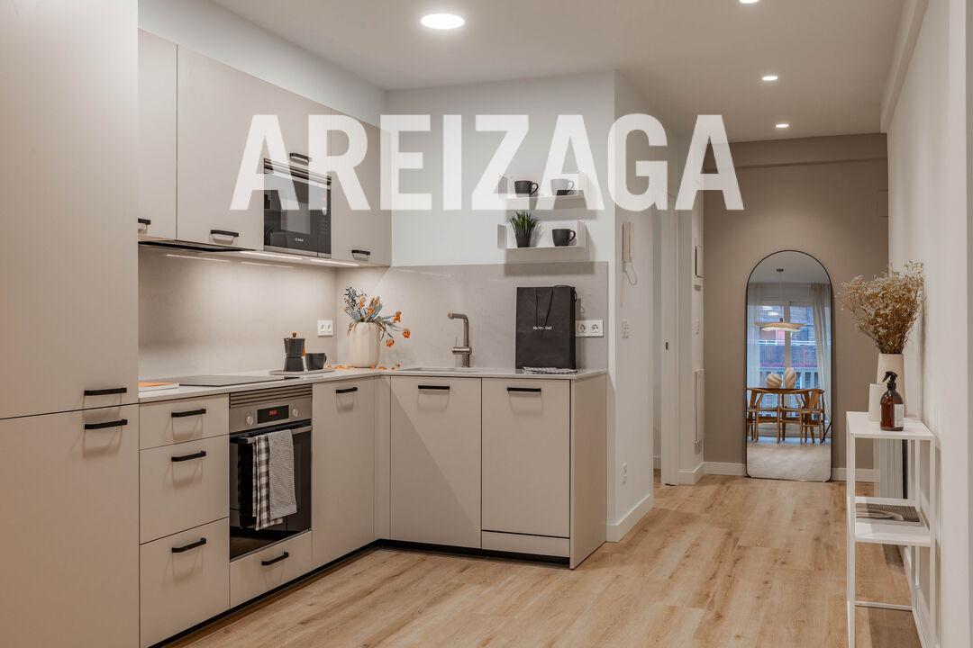 Flat for Sale in San Sebastián