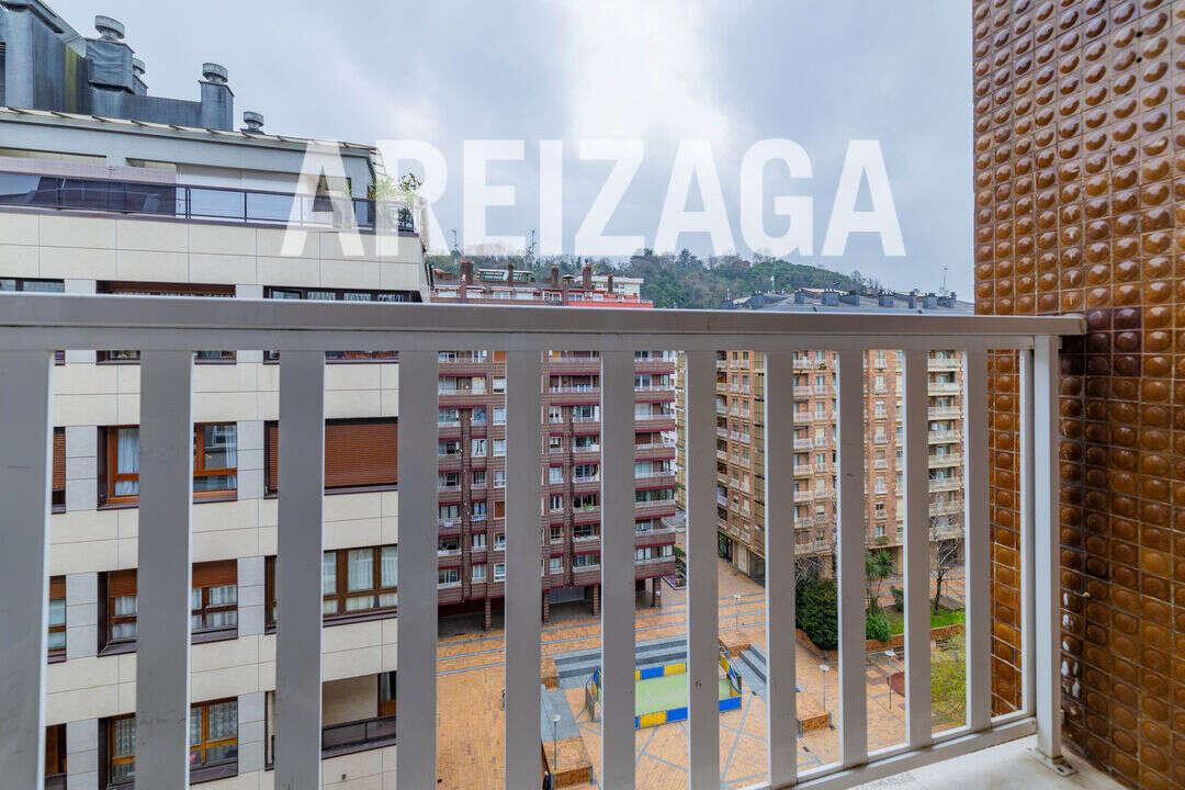 Flat for Sale in San Sebastián