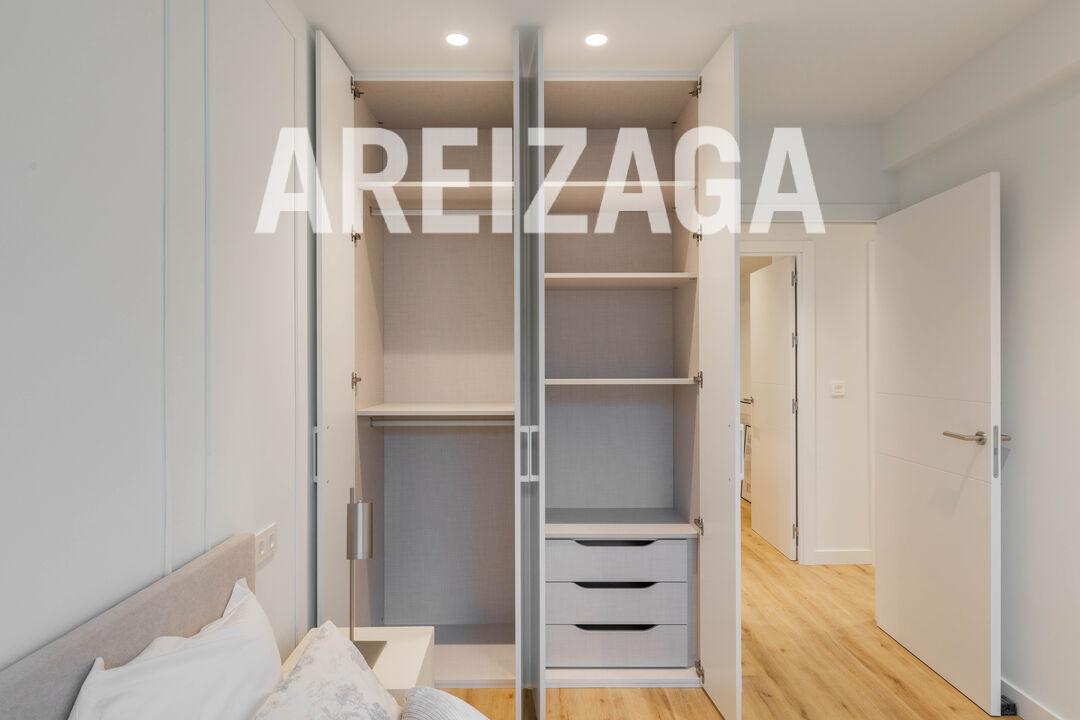 Flat for Sale in San Sebastián