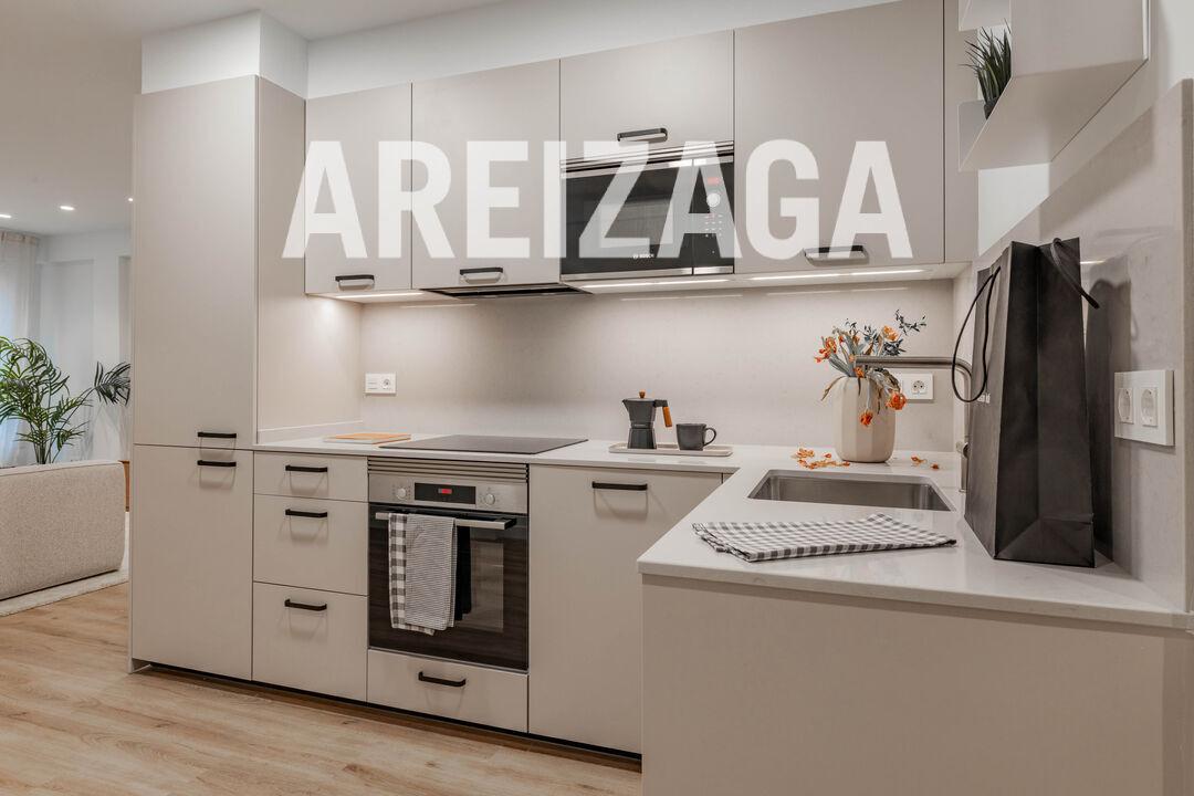 Flat for Sale in San Sebastián