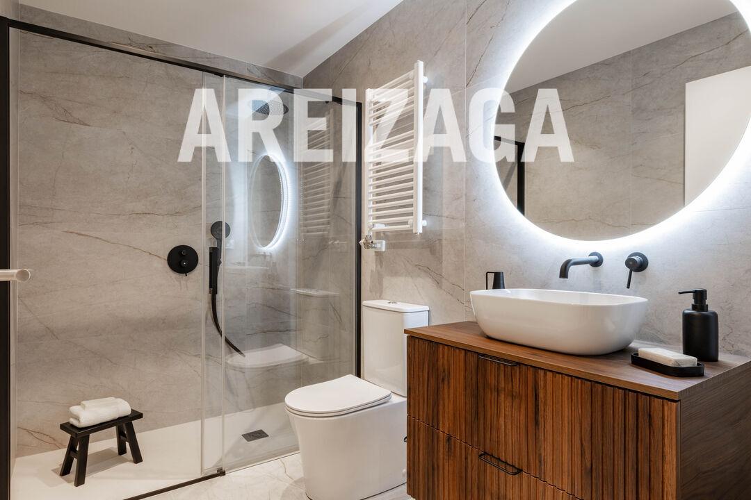 Flat for Sale in San Sebastián