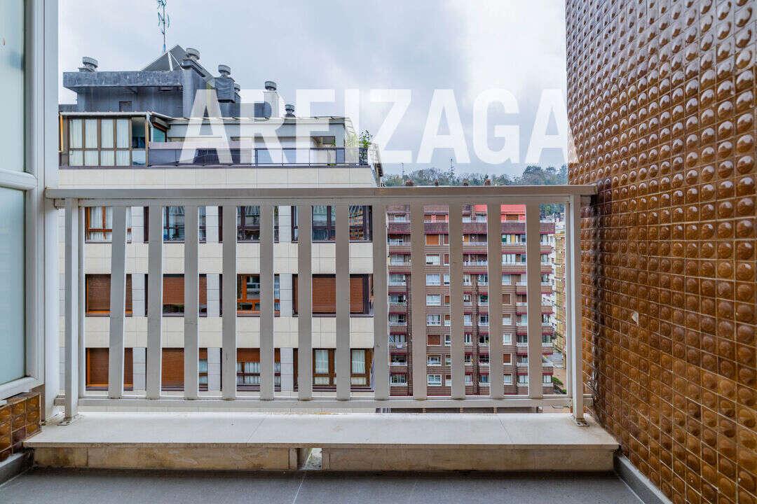 Flat for Sale in San Sebastián