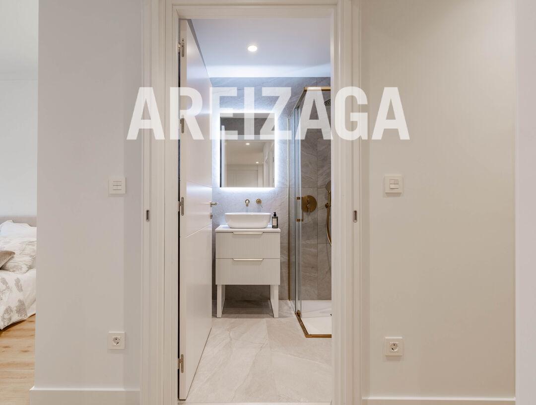 Flat for Sale in San Sebastián