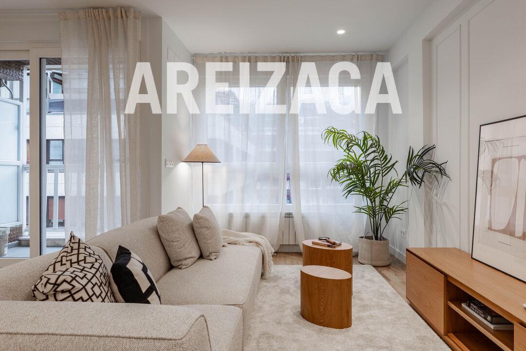 Flat for Sale in San Sebastián
