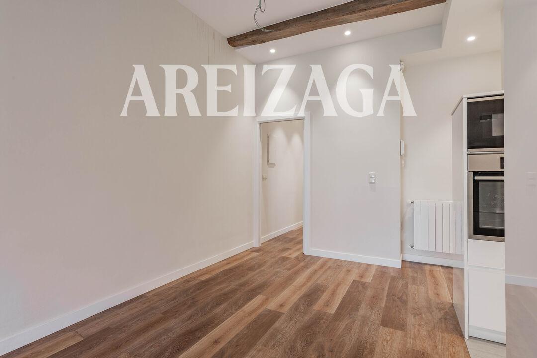 Flat for Sale in San Sebastián