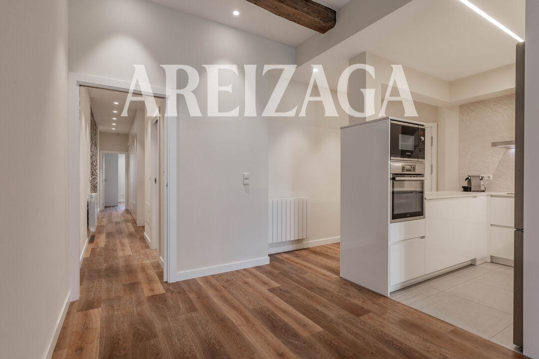 Flat for Sale in San Sebastián