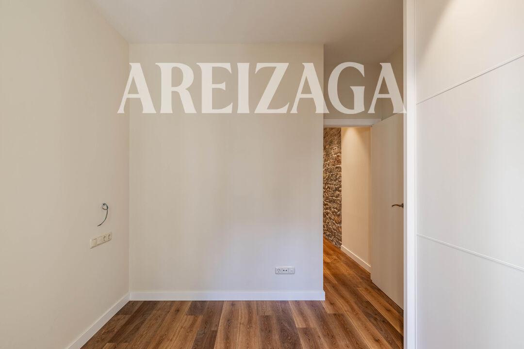 Flat for Sale in San Sebastián