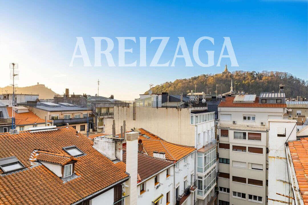 Flat for Sale in San Sebastián