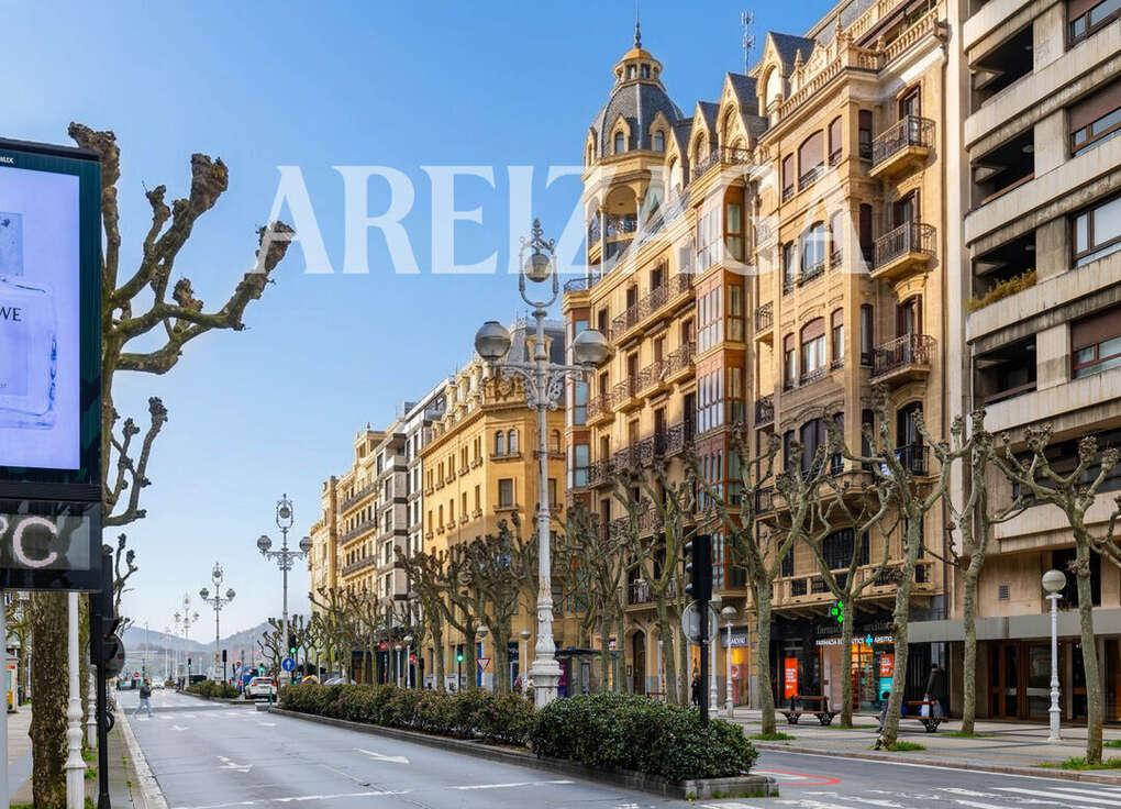 Flat for Sale in San Sebastián