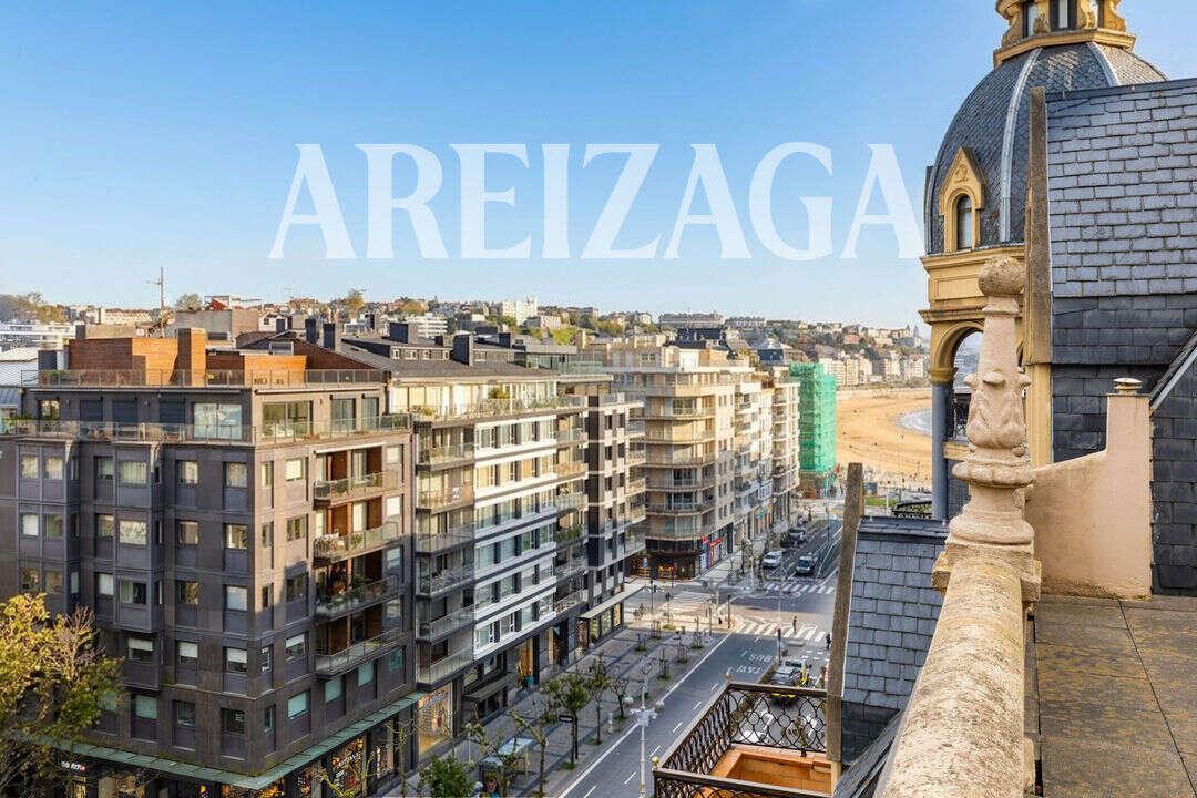 Flat for Sale in San Sebastián