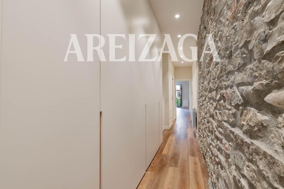 Flat for Sale in San Sebastián