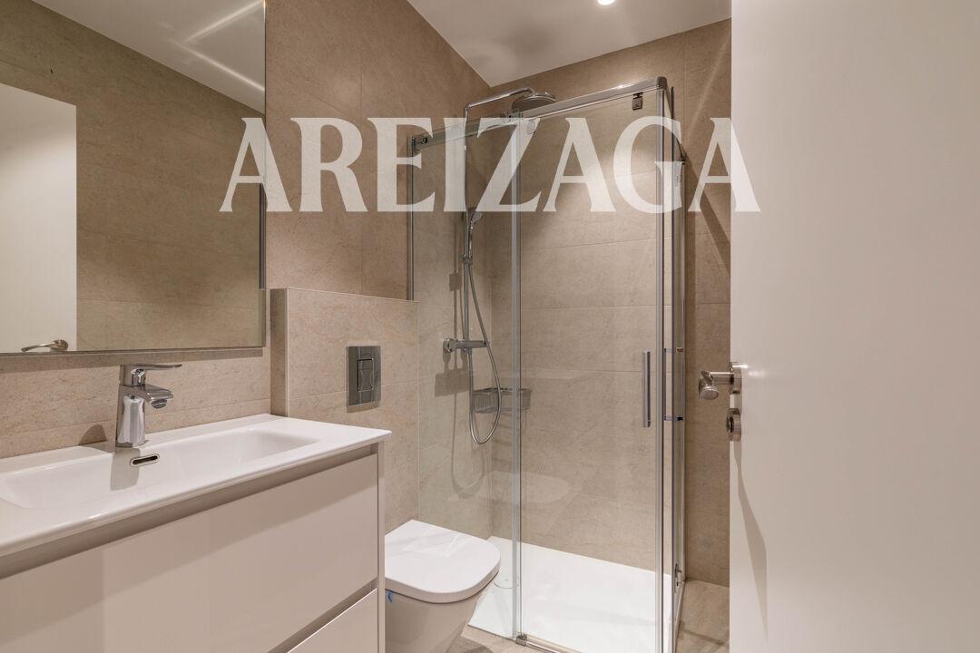 Flat for Sale in San Sebastián