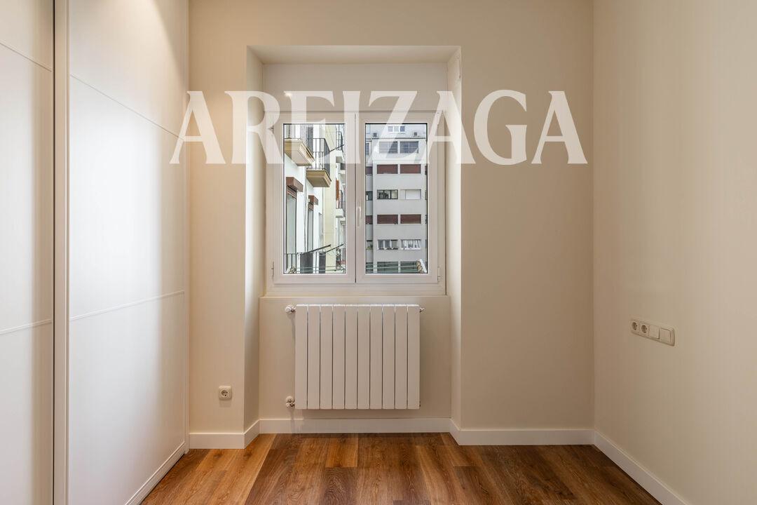 Flat for Sale in San Sebastián