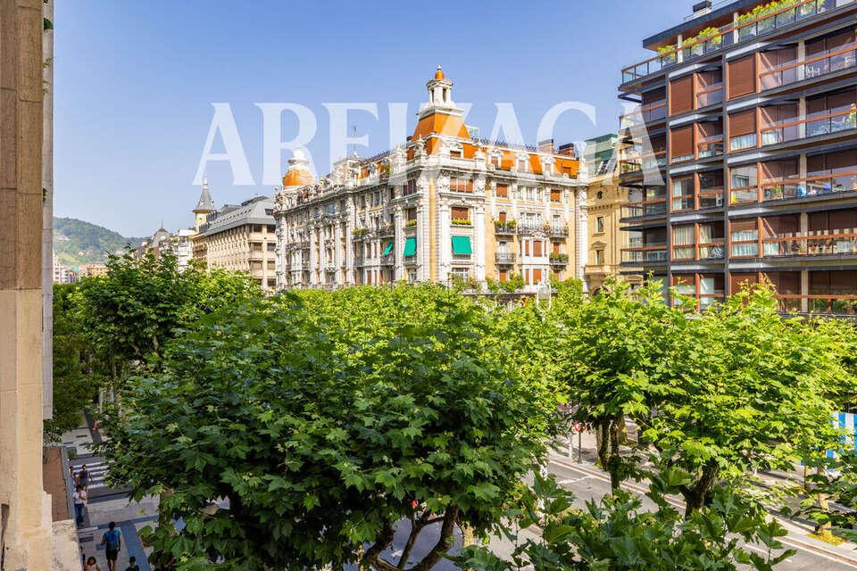 Flat for Sale in San Sebastián