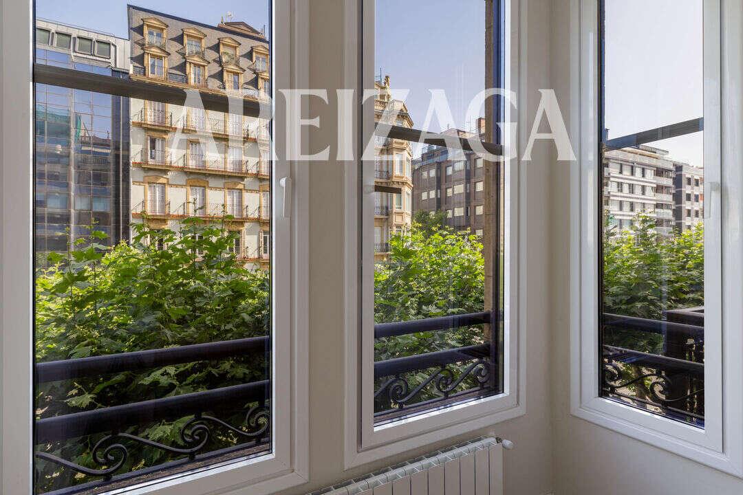 Flat for Sale in San Sebastián