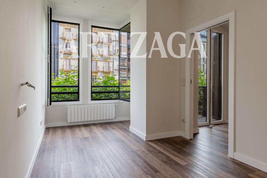 Flat for Sale in San Sebastián