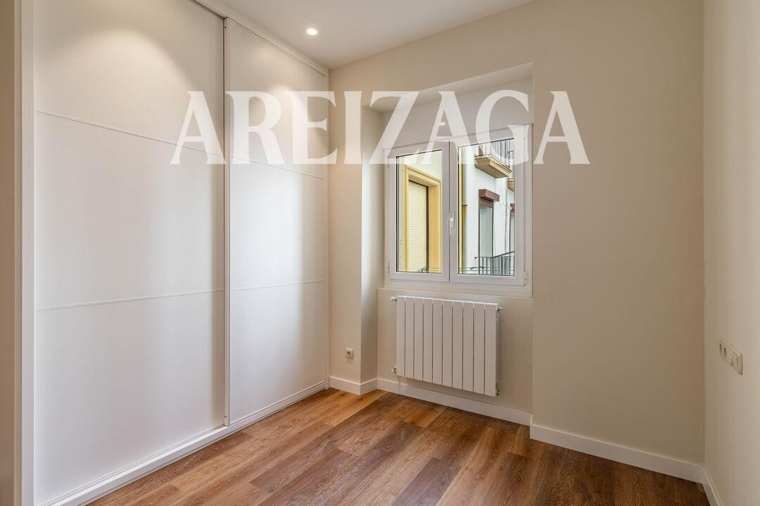 Flat for Sale in San Sebastián