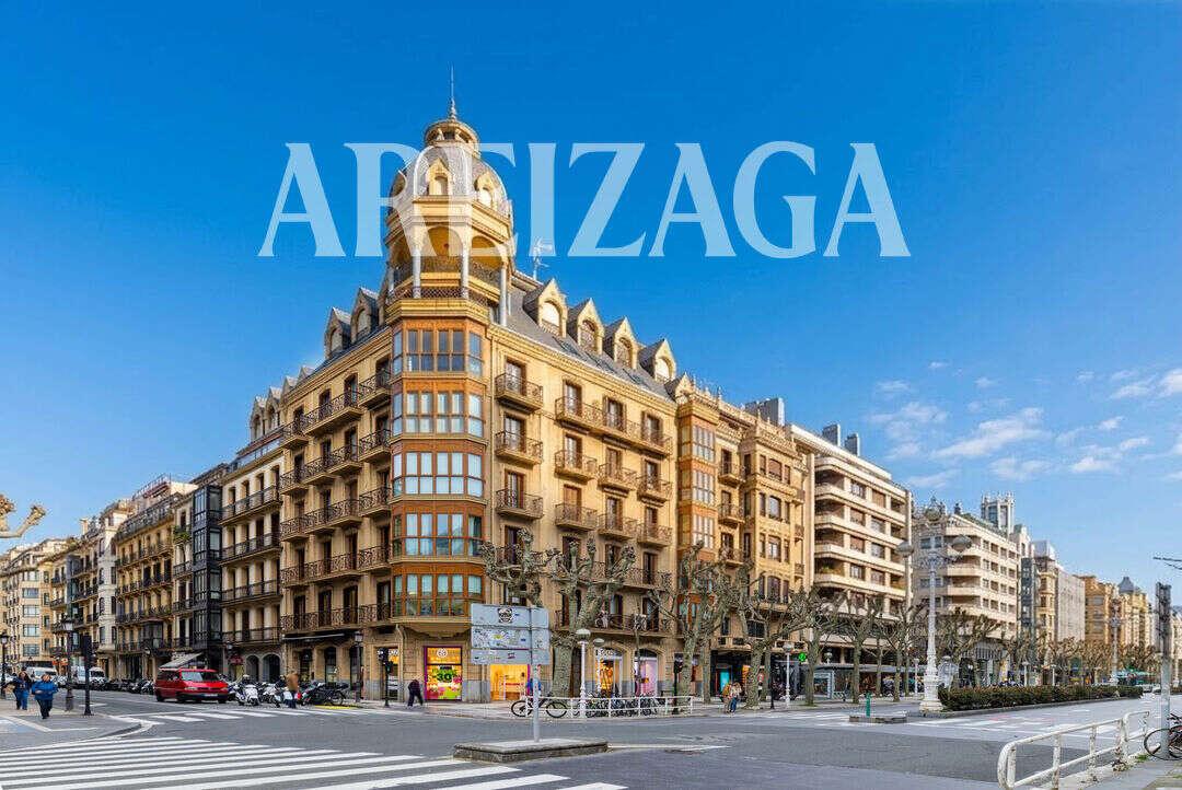 Flat for Sale in San Sebastián