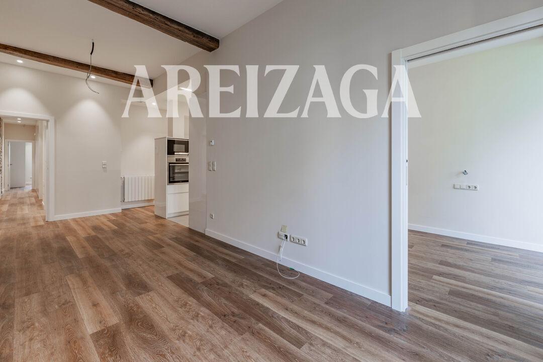 Flat for Sale in San Sebastián