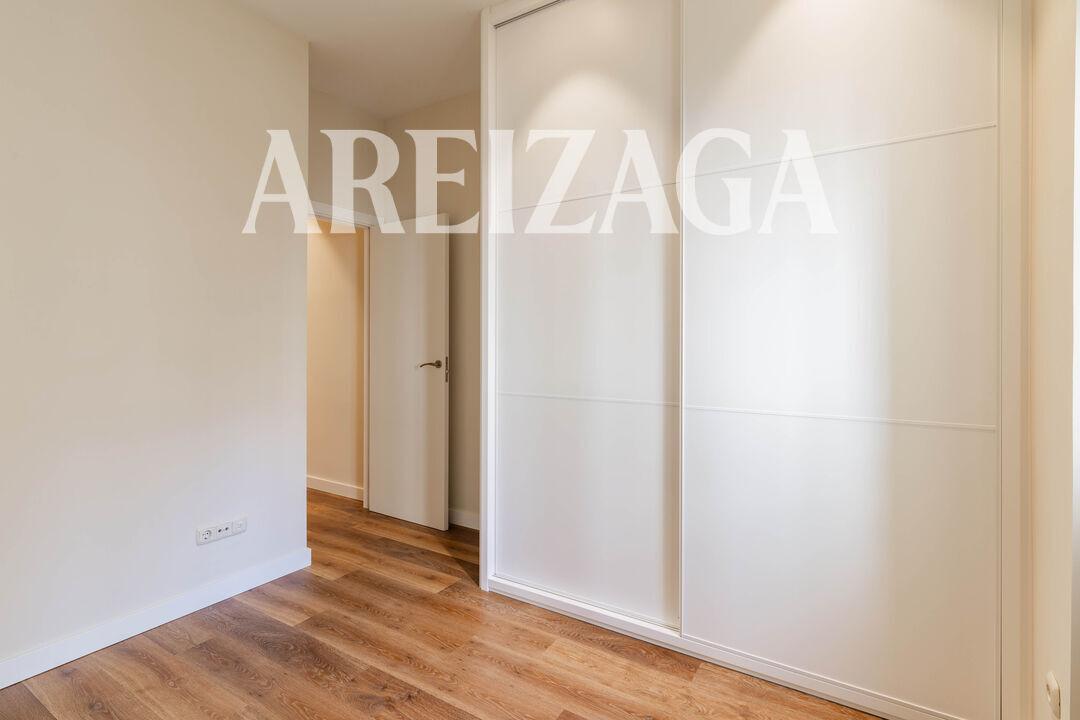 Flat for Sale in San Sebastián