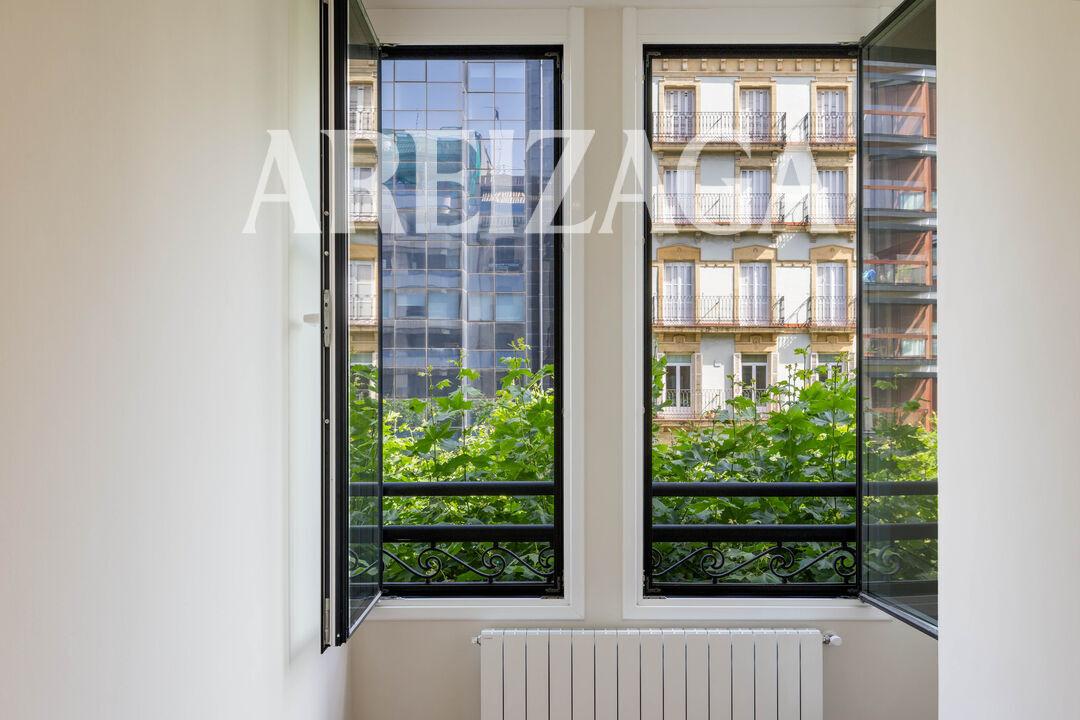 Flat for Sale in San Sebastián
