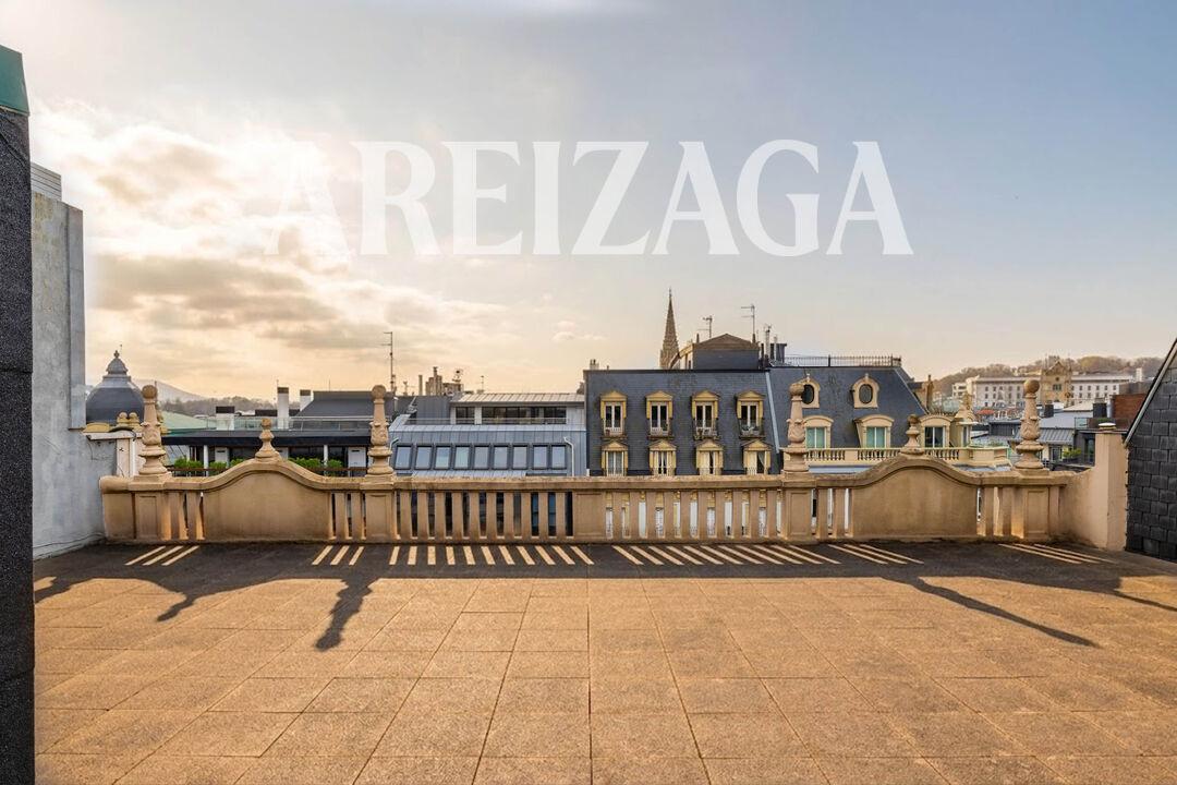 Flat for Sale in San Sebastián