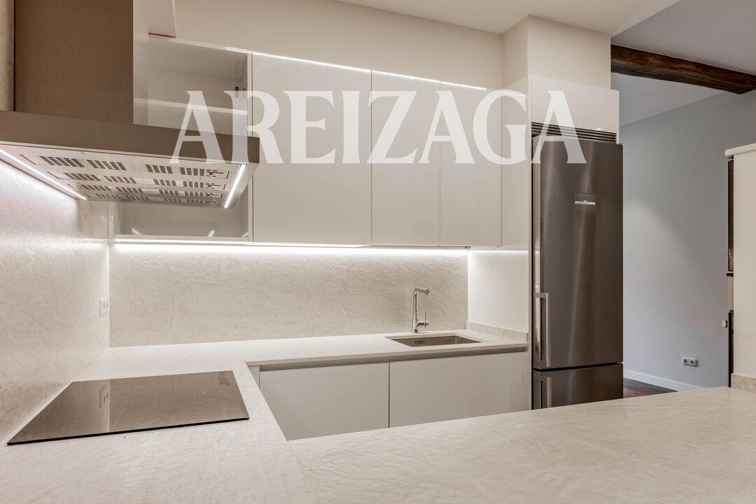 Flat for Sale in San Sebastián