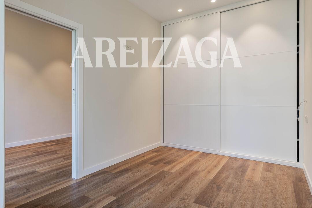 Flat for Sale in San Sebastián