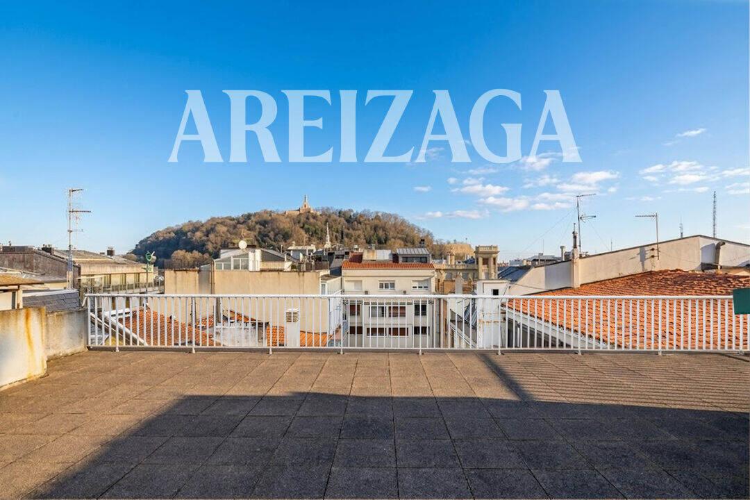 Flat for Sale in San Sebastián