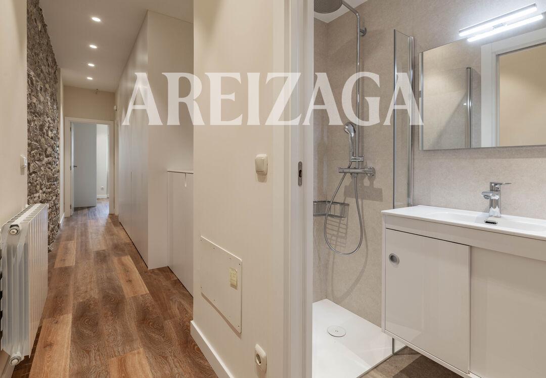 Flat for Sale in San Sebastián