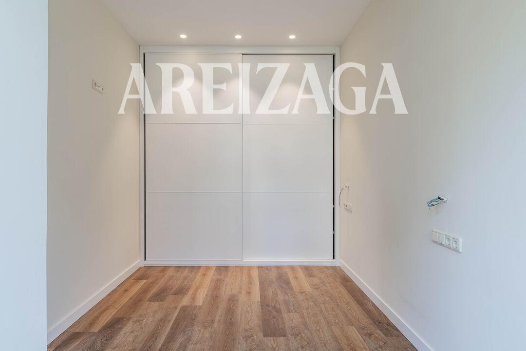 Flat for Sale in San Sebastián