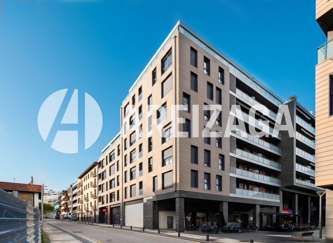 Flat for Sale in San Sebastián
