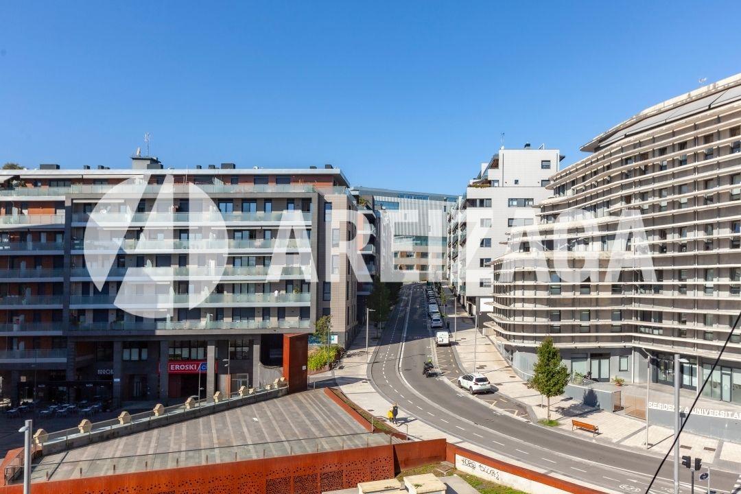 Flat for Sale in San Sebastián