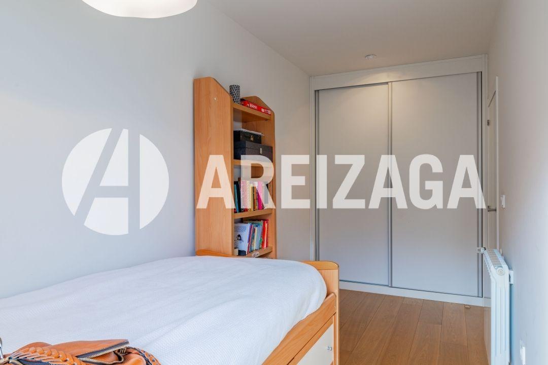 Flat for Sale in San Sebastián
